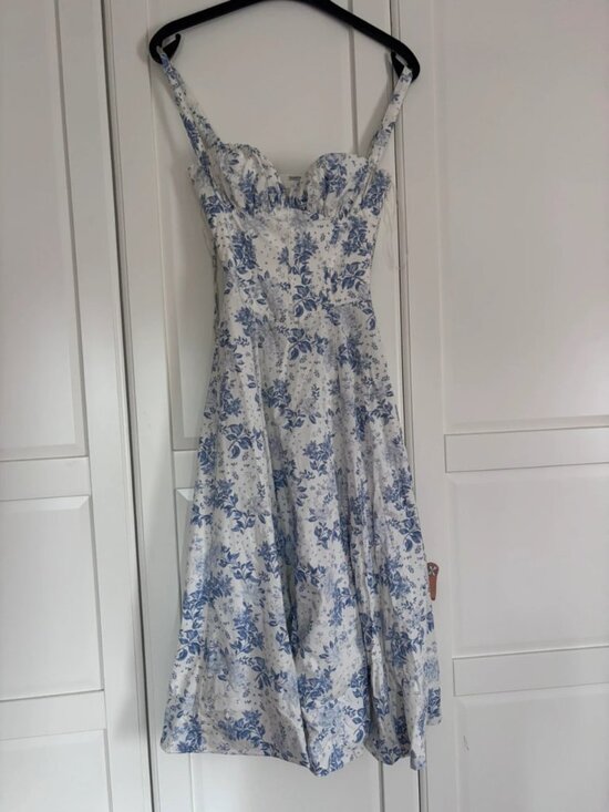 House of CB Dresses & Skirts - House of CB Blue White Floral Corset Midi Dress Size XS